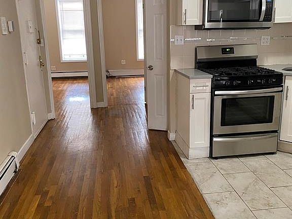 2nd image of 980 Sutter Avenue