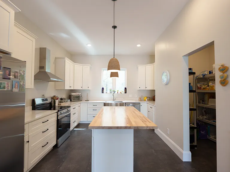 60 Madison Dr — Photo 13