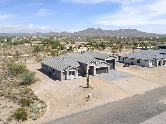 5th image of 16824 W Gloria Ln