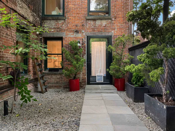 151 Lafayette Avenue image 13 of 24