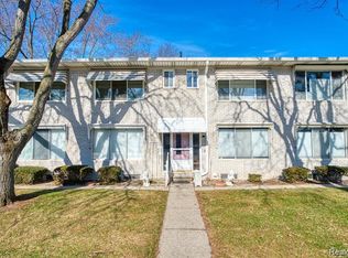 5980 Alan Dr APT 2, Brighton, MI 48116