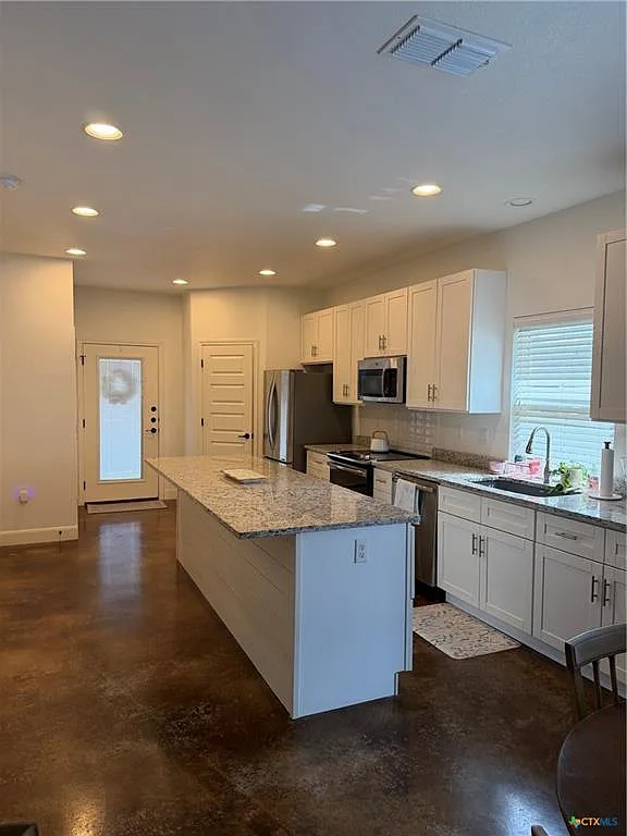 2 bed, 1179 sqft, $1,875 — Photo 3
