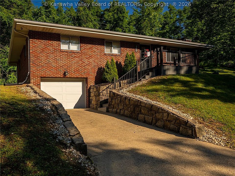 1st image of 2211 Larwood Dr
