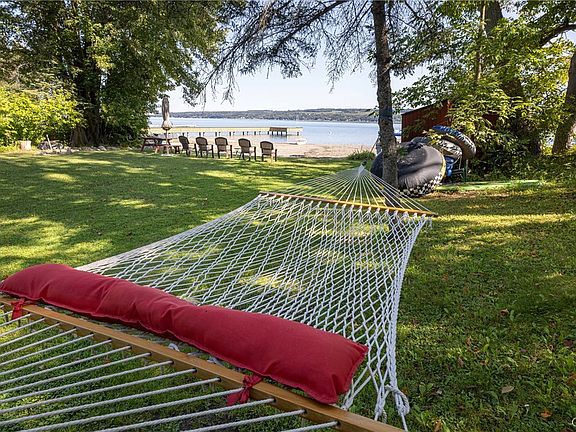 5th image of 1836 W Lake Rd