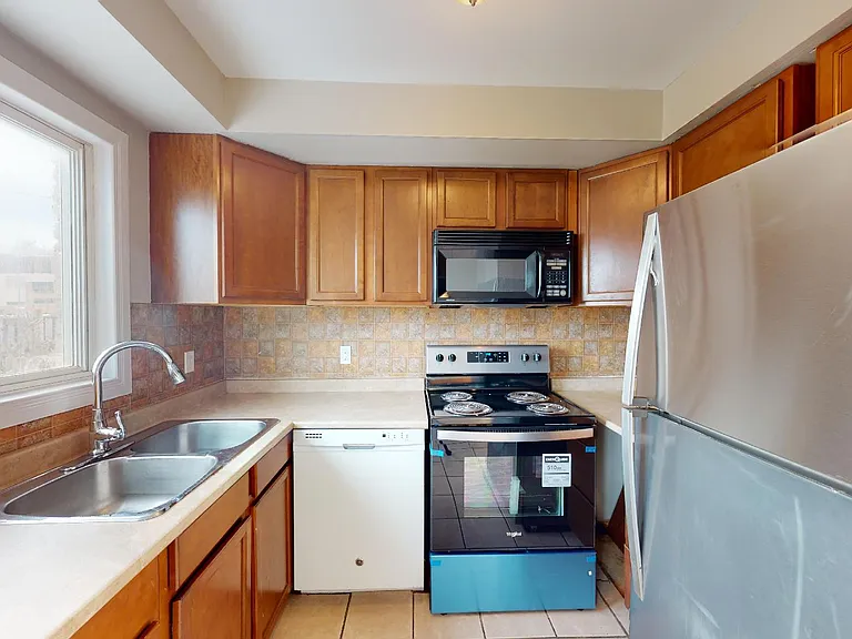 320 Westminster Ave #48 — Photo 11