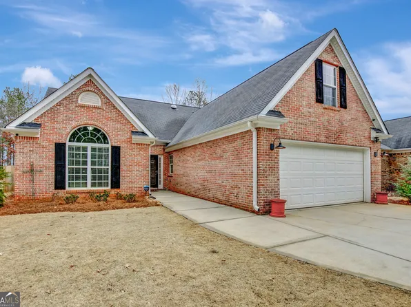 105 Parks Pl, Sharpsburg, GA 30277