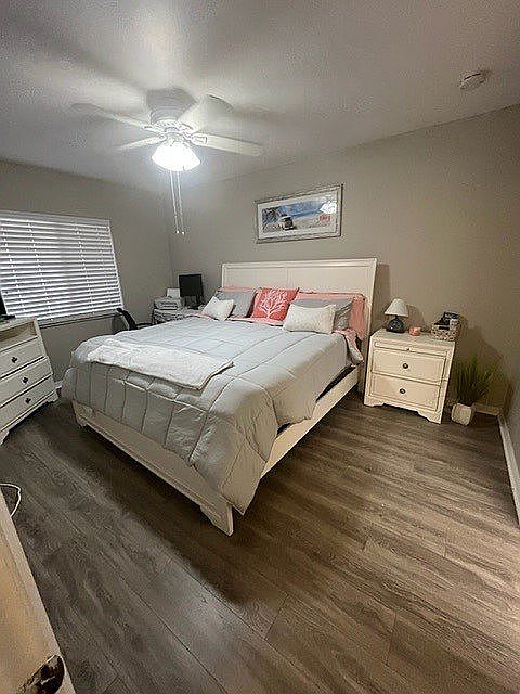 1st image of 7320 Glenmoor Ln #105
