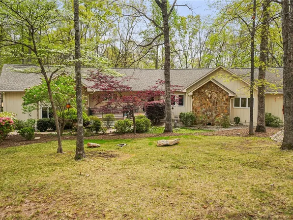 120 Beacon Ridge Cir, Salem, SC 29676