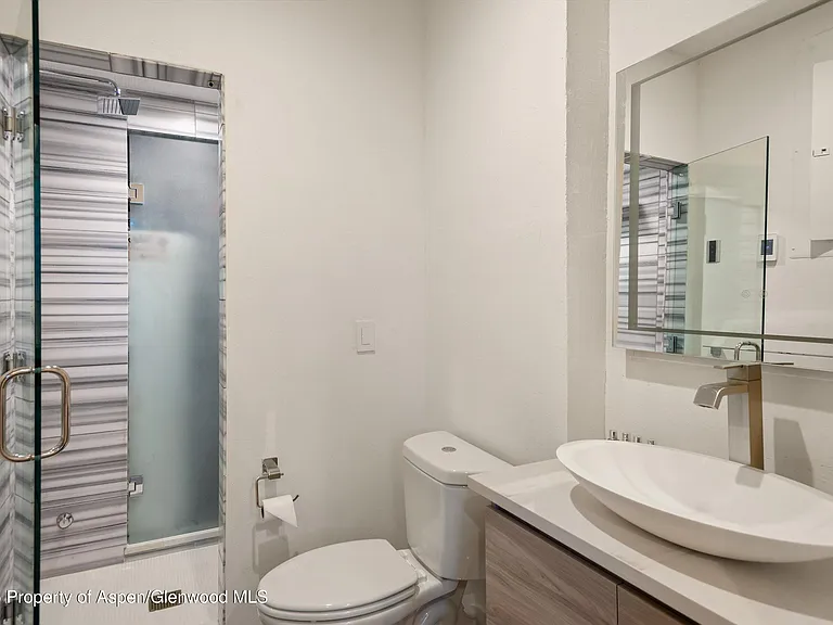 699 Eppley Dr — Photo 34