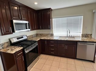 5860 Mulberry Ridge Dr, Camarillo, CA 93012