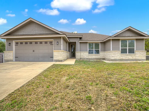 1041 MADRONE RD, Fischer, TX 78623