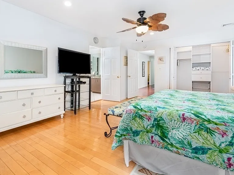 Seashell Ln — Photo 20