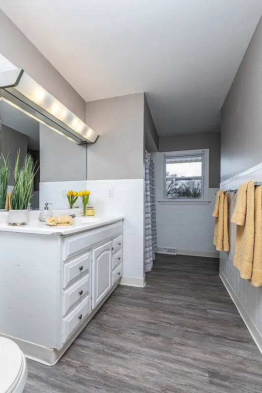 3 bed, 1.5 bath, 1250 sqft, $1,650 — Photo 3