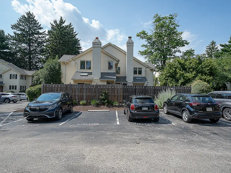 116 Montrose Ave #H — Photo 44