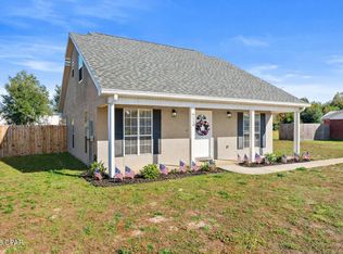 9110 Sunshine Dr, Youngstown, FL 32466