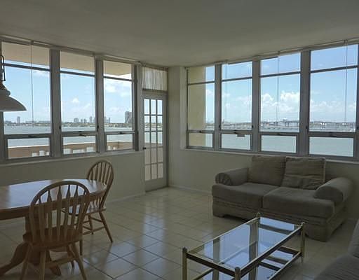 3rd image of 2121 N Bayshore Dr APT 619
