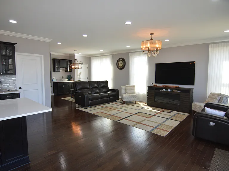 124 Roman Ln — Photo 7