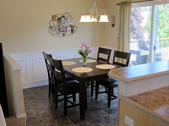 3rd image of 1616 N Tschirley Ln