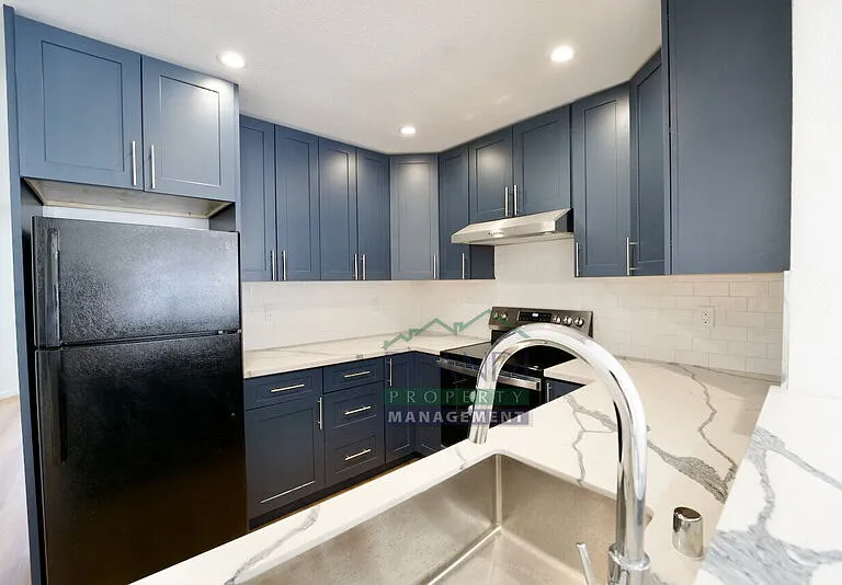 100 Marin Center Dr #64 — Photo 3