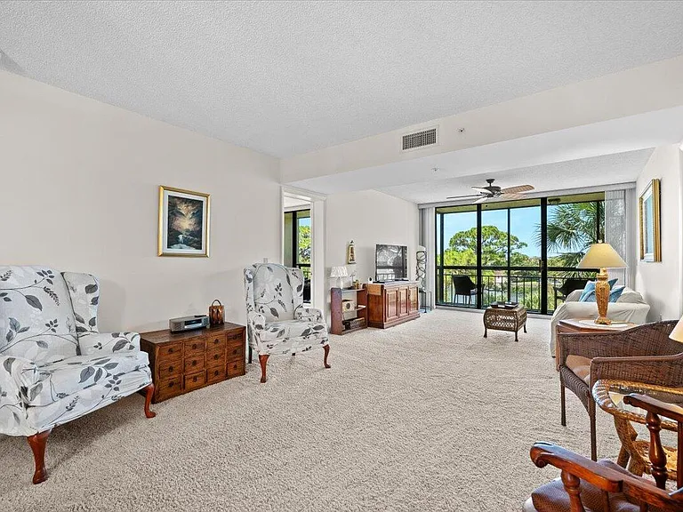 2001 Marina Isle Way #405 — Photo 9
