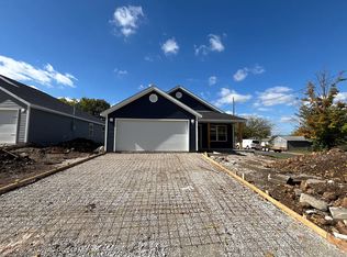 622 N Ball St, Webb City, MO 64870