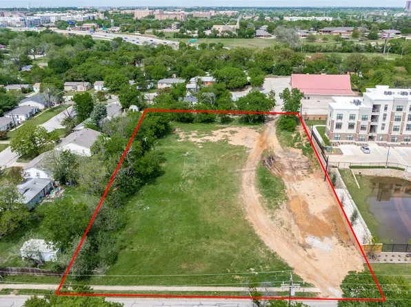 1100 Willowwood St, Denton, TX 76205