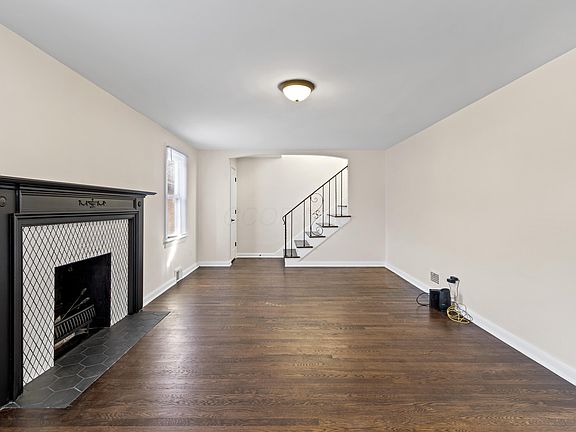 5th image of 432 Woodbury Ave