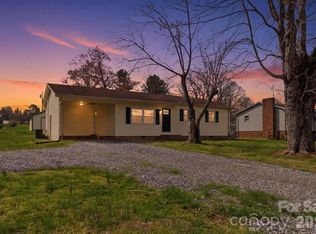 1409 Conway Dr, Granite Falls, NC 28630