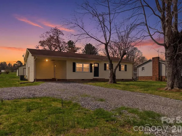 1409 Conway Dr, Granite Falls, NC 28630