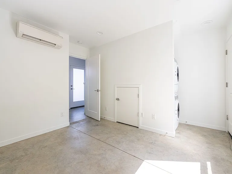 6056 SE 93rd Ave — Photo 8