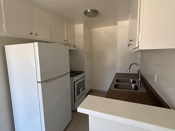 5th image of 4100 W 1st St