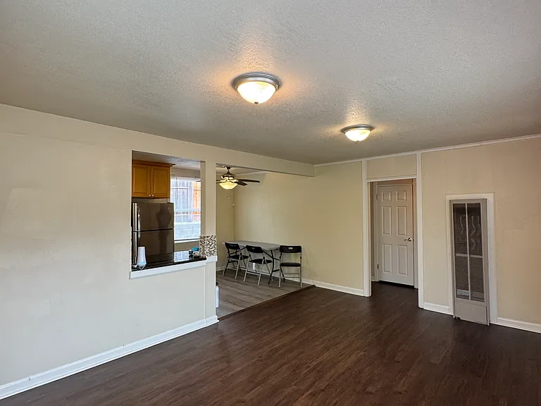 2230 Redwood St — Photo 4