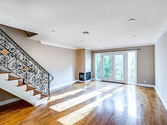 4th image of 3401 Barham Blvd APT 6