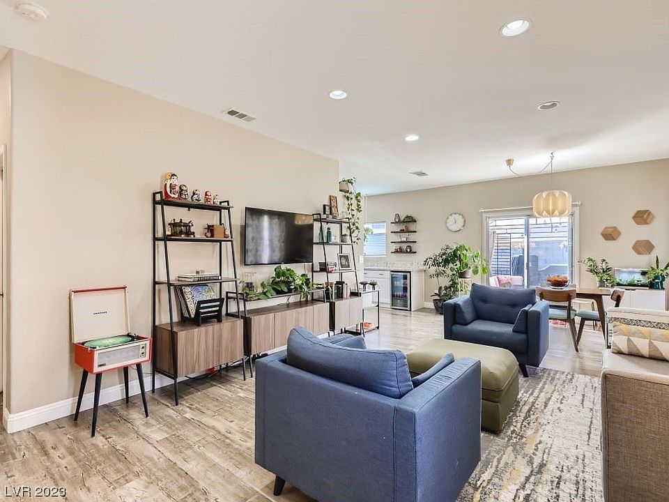 1st image of 1211 Wizard Ave