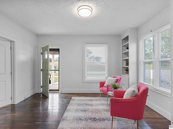 4th image of 2242 Ash St