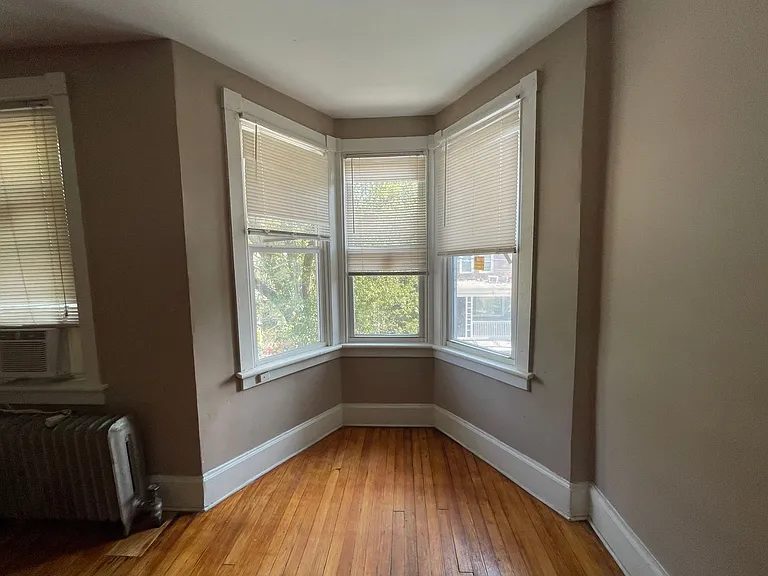 2322 Penn St — Photo 18