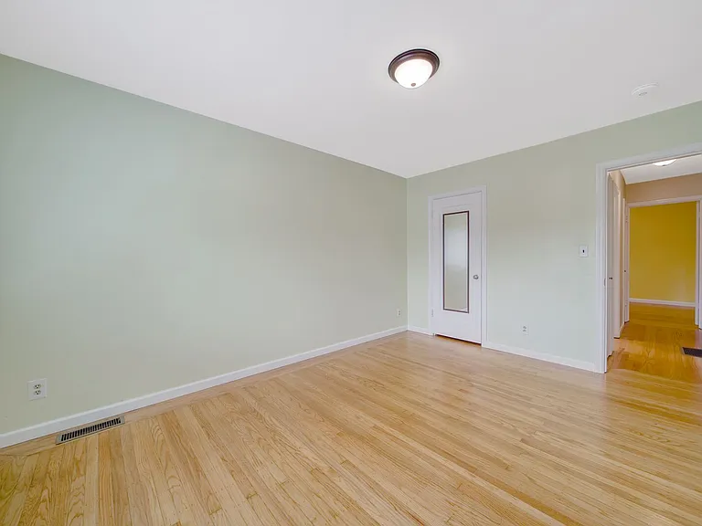 119 Claremont Ave — Photo 23