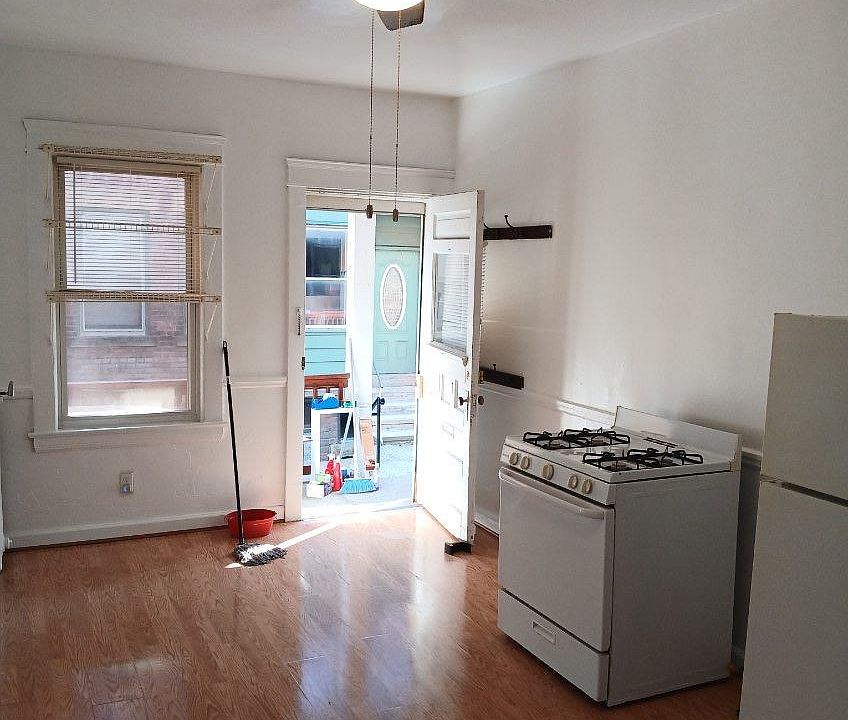 1st image of 2220 Murray Hill Rd #1