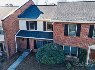 825 21st Ave NE, Hickory, NC 28601