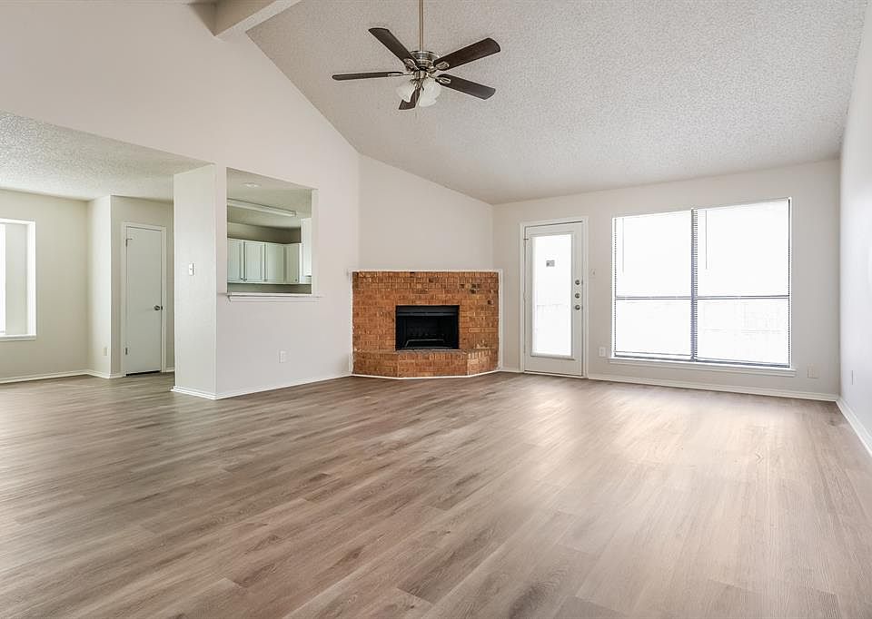 1st image of 900 Blewitt Dr #900