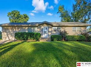 1409 Thomas Dr, Bellevue, NE 68005
