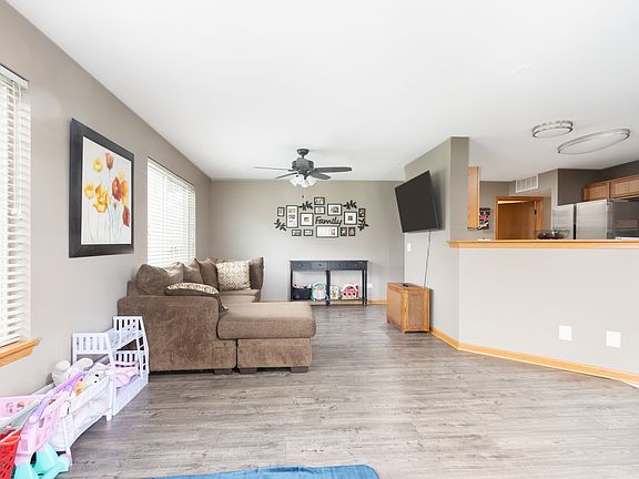 4th image of 39308 N Melbourne Ct
