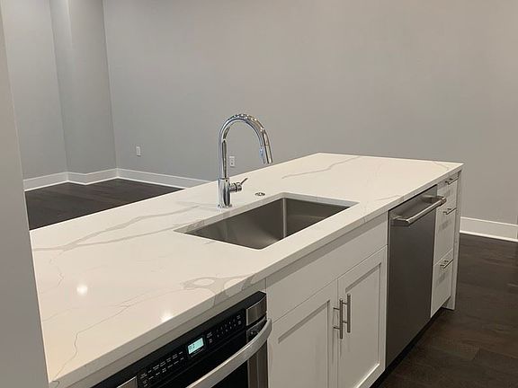 3rd image of 1021 S Washington Ave #F