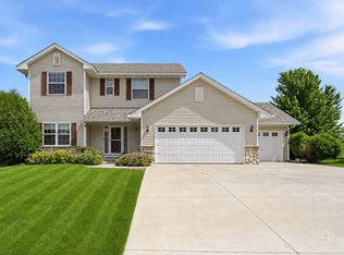 2410 Meadow Dr, Buffalo, MN 55313