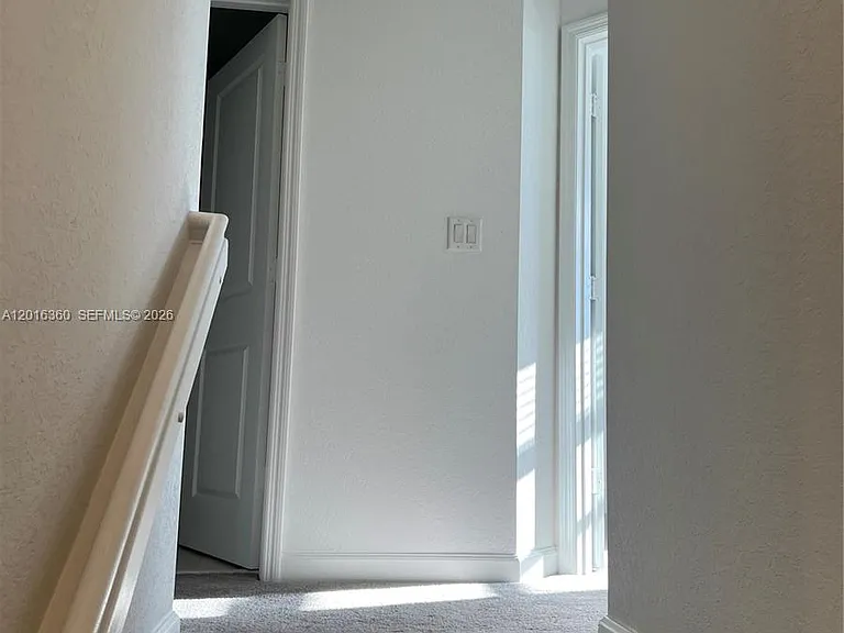 1211 SE 27th Ter — Photo 11