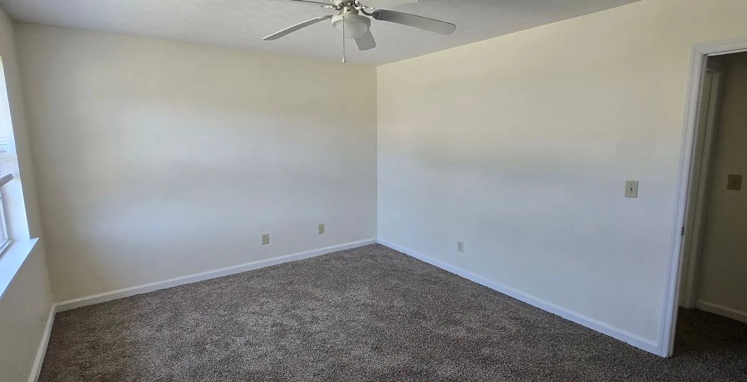 5382 Whisperwood Ct — Photo 3