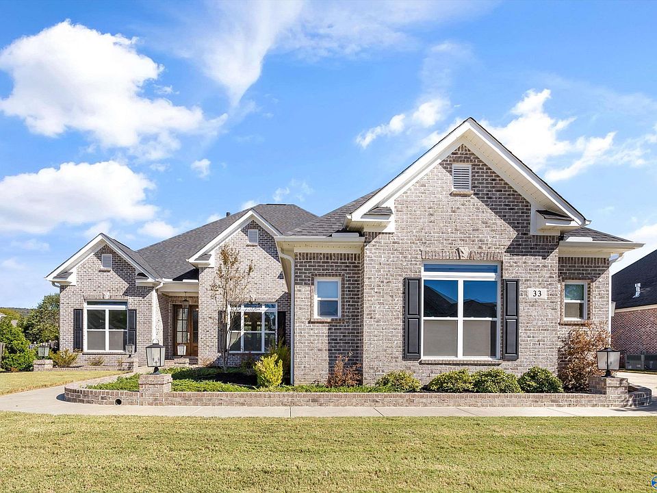 1st image of 33 Sanders Hill Way SE