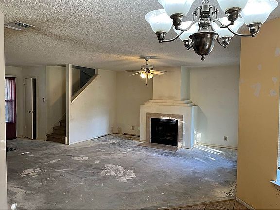 4th image of 2946 Moss Plain Dr