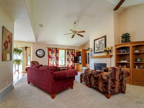 5th image of 3216 Hiawatha Pl