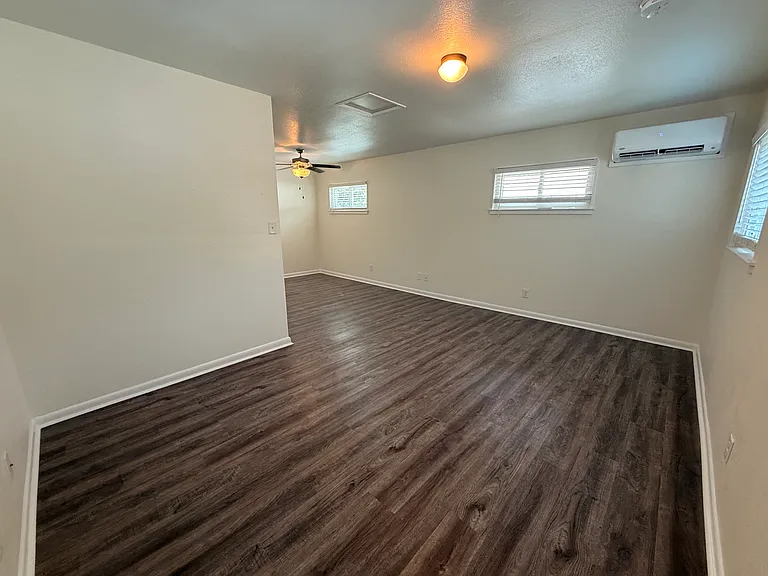28 E Wild Briar Rd #C — Photo 20